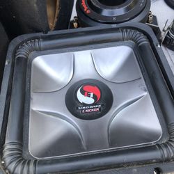 12 Inch Kicker L7 Solo Baraic”