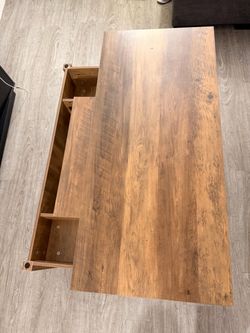 Foldable coffee table