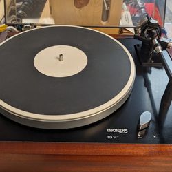 Very Cool Thorens TD 147 With A Crado  JG Cartridge And Also Included Is A Silicone Herby Platter Matt