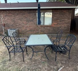 5-Piece Outdoor Dining Set - Glass Top Table, 4 Chairs + Umbrella