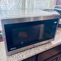 Panasonic 20.5” Microwave NN-SC668S, 1200 Watt Countertop Microwave with Owner’s Manual (10 Power Levels