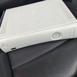 White Xbox 360 No Wires 