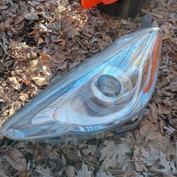 15 16 17 Prius C Left Headlight