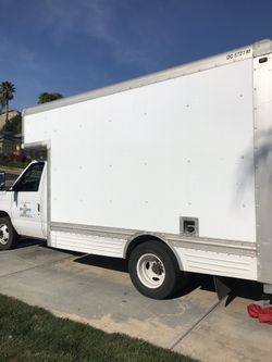 Moving box truck