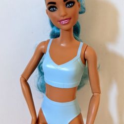 Barbie Cutie Reveal Snowflake Sparkle Husky Doll 