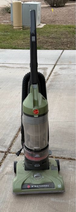 Hoover wind tunnel vacuum