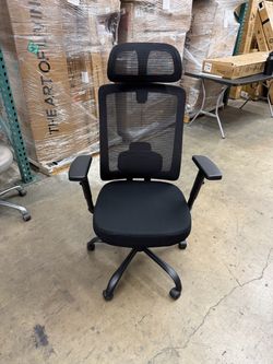Black Mesh High-Back Ergonomic Office Chair (HN)