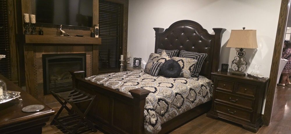 Bedroom Set Queen Leather Head Board