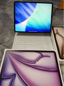 iPad Air 13" (M3 Chip, Cellular) Purple + Magic Keyboard