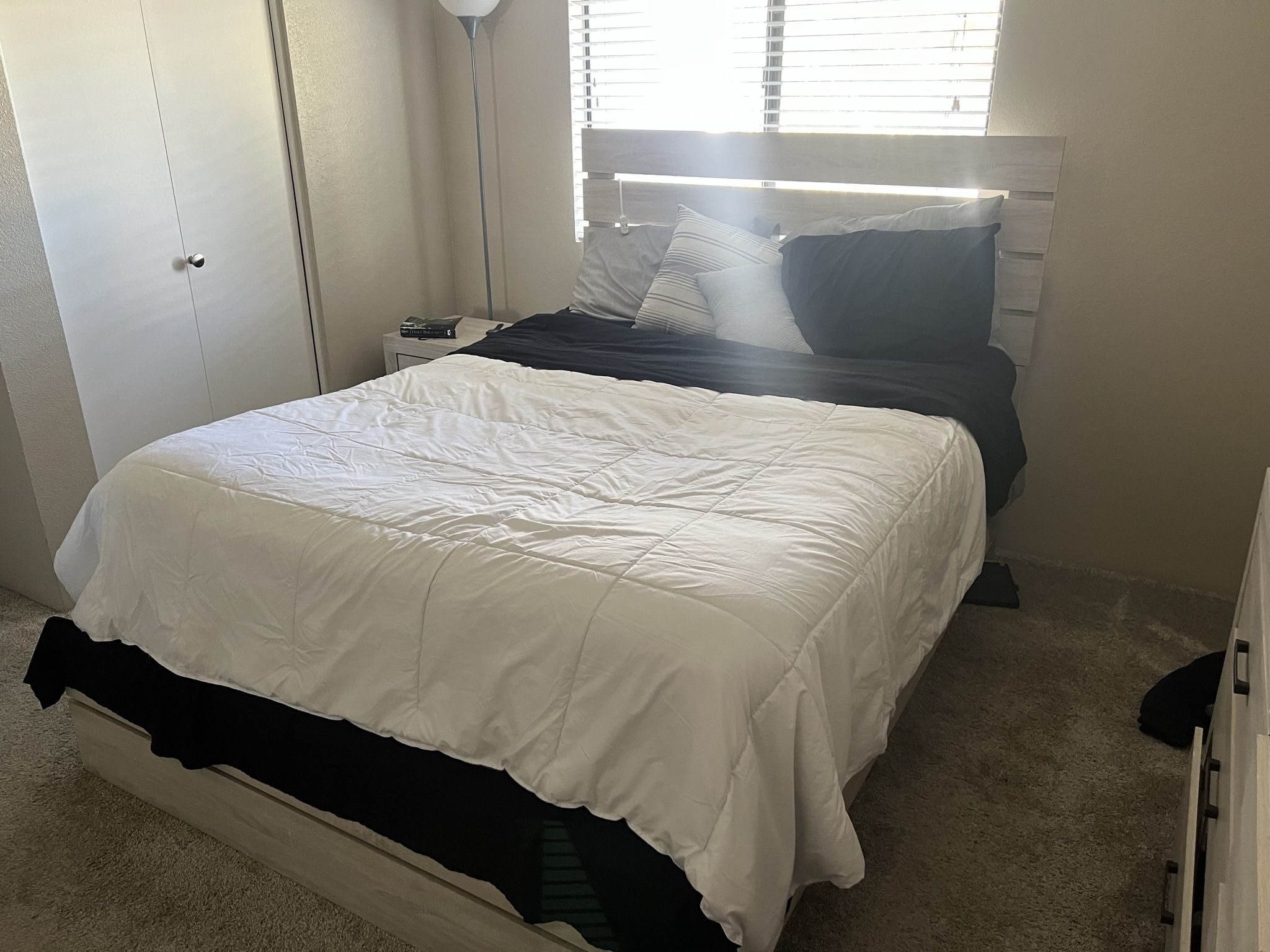Queen Bedroom Set 