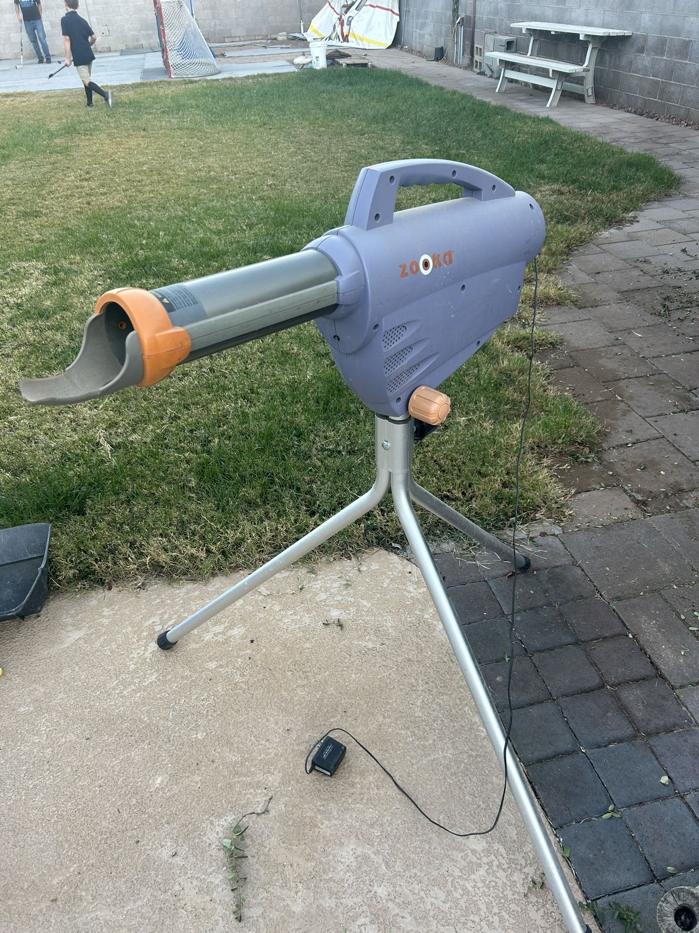 Zooka Pitching Machine ZS740