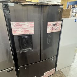 Samsung Black Stainless Refrigerator 