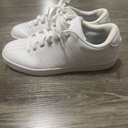Like New K-Swiss Adidas Men’s (US-11) Athletic Shoes.