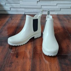White MICHAEL Michael Kors rain boot Size 8