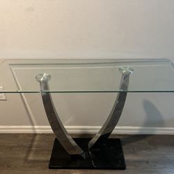 Coffee Table, 2end Tables & Sofa Table 
