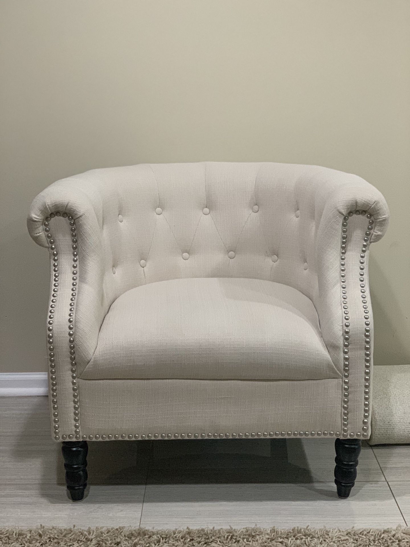 MOVING SALE! Gorgeous accent chair