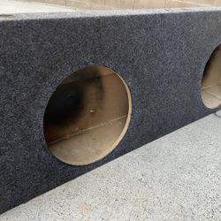 ($120 firm) 2/12s sub box for a 2001 to 07 Chevy / GMC Crew Cab