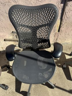 Herman Miller Mirra 2 