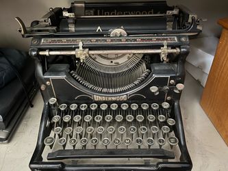 Underwood Vintage Typewriter