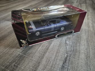 Toy 1:18 Scale Die-Cast Car