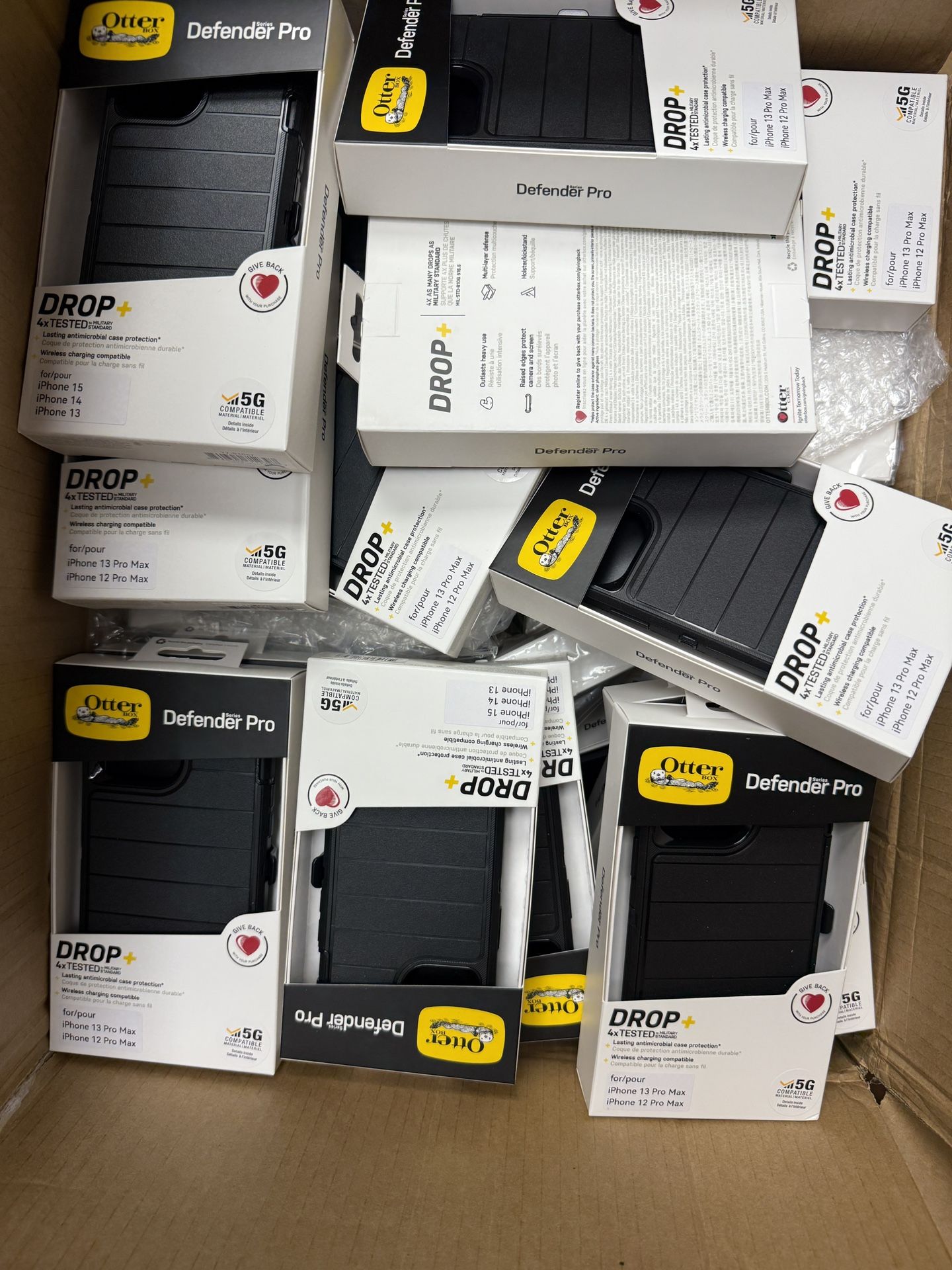 Lot of 100 iPhone 13 14 15 Otterbox Cases