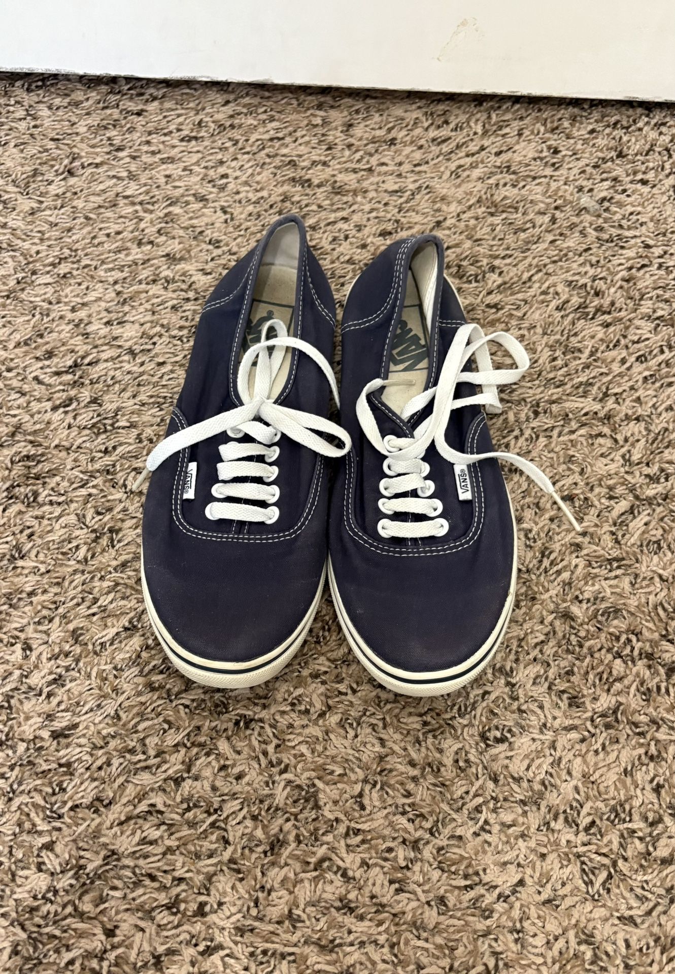 Nice unisex converse