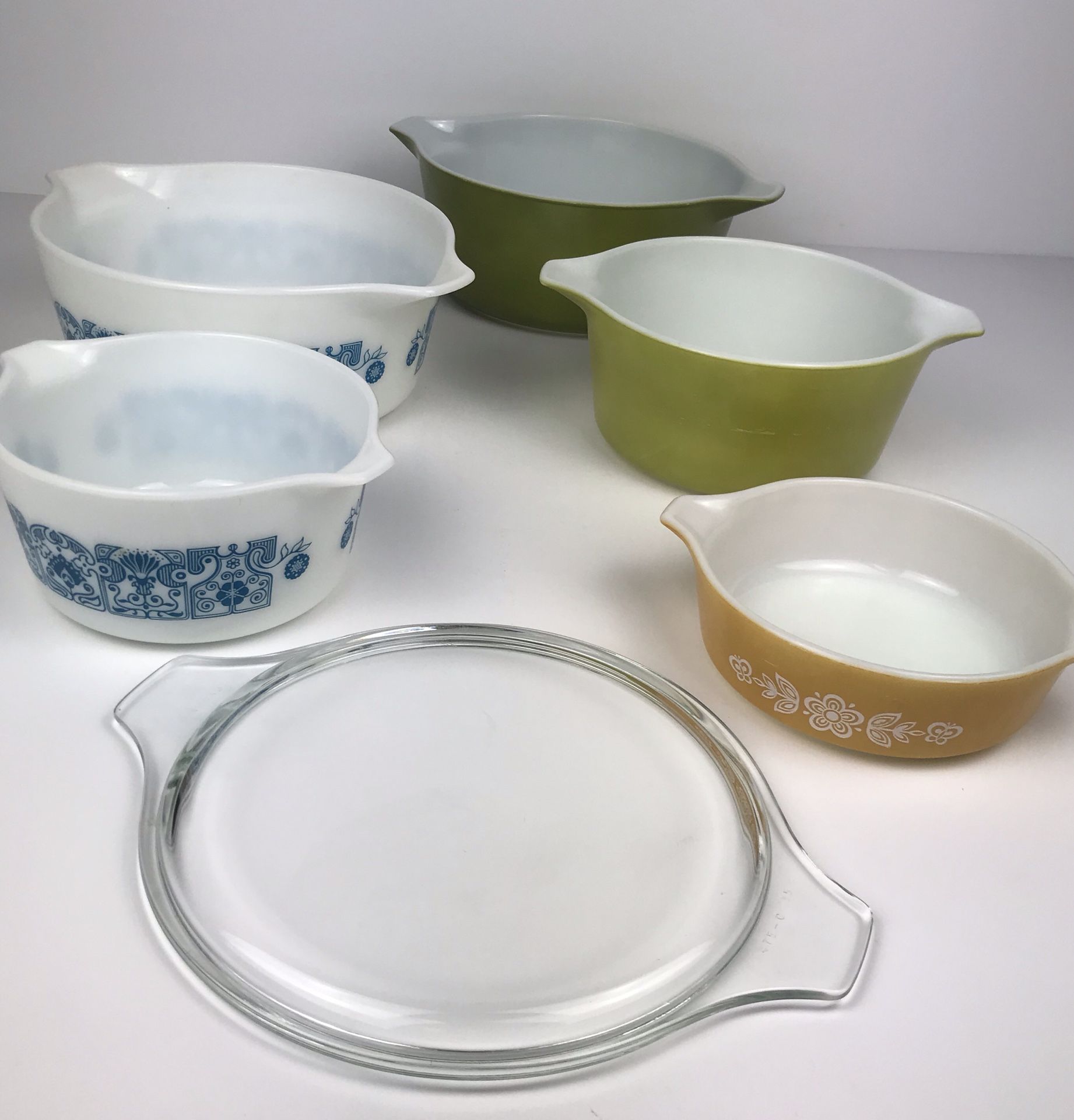 Lot of Vintage Pyrex Cinderella Nesting Bowls with Lid - 6 Pieces Total