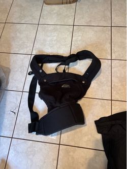 Momcozy baby carrier