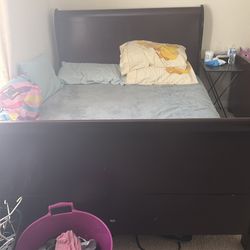 Queen size bed (pick up only)