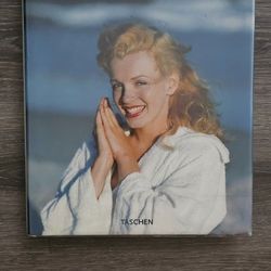 Marilyn  André de Dienes