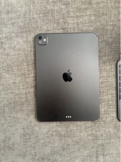 ipad pro and keyboard case