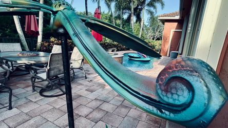 Dragonfly garden art that sways in the breeze