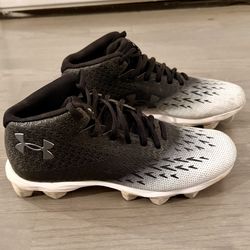 Under Armour Football Baseball Cleats