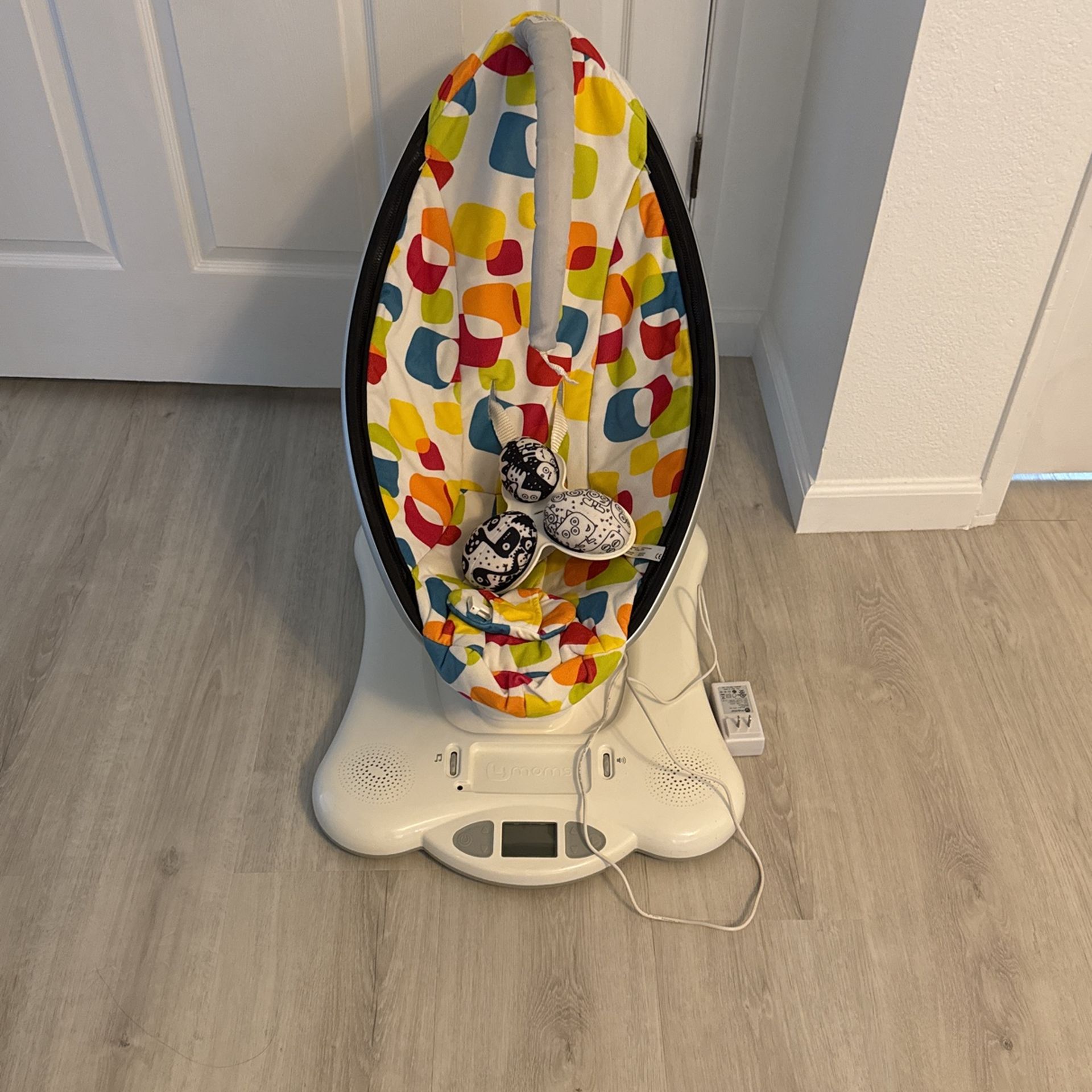 Mamaroo Baby Swing