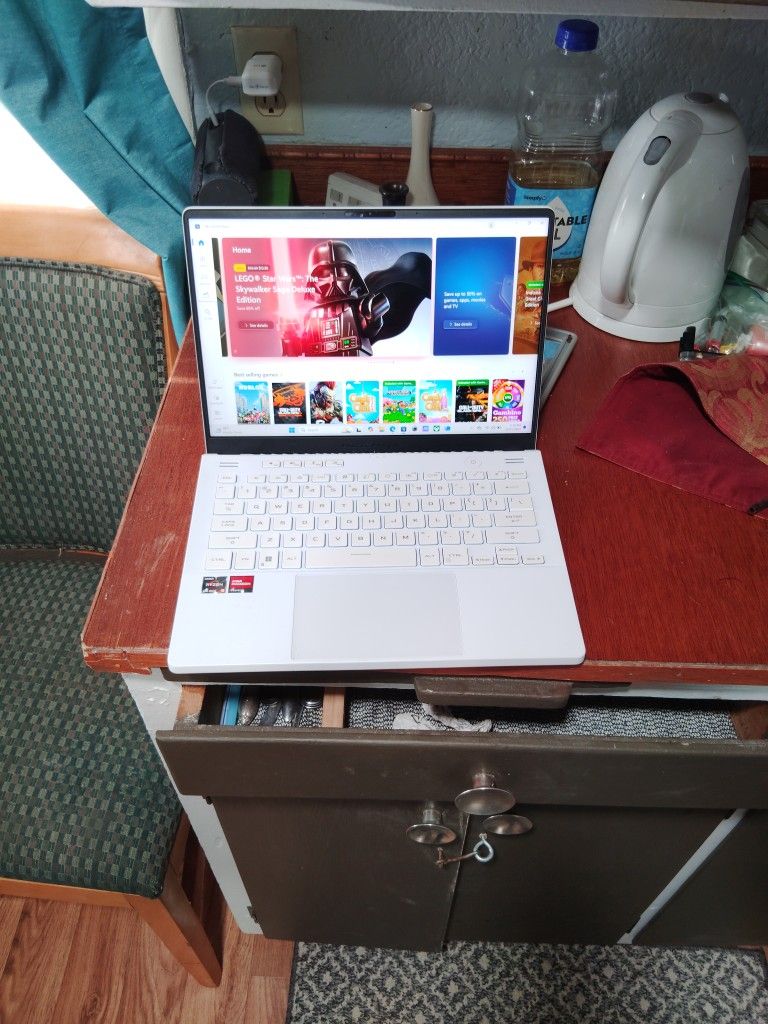 Rog Zephyrus Gamers Republic Gaming Laptop. 6000 Series
