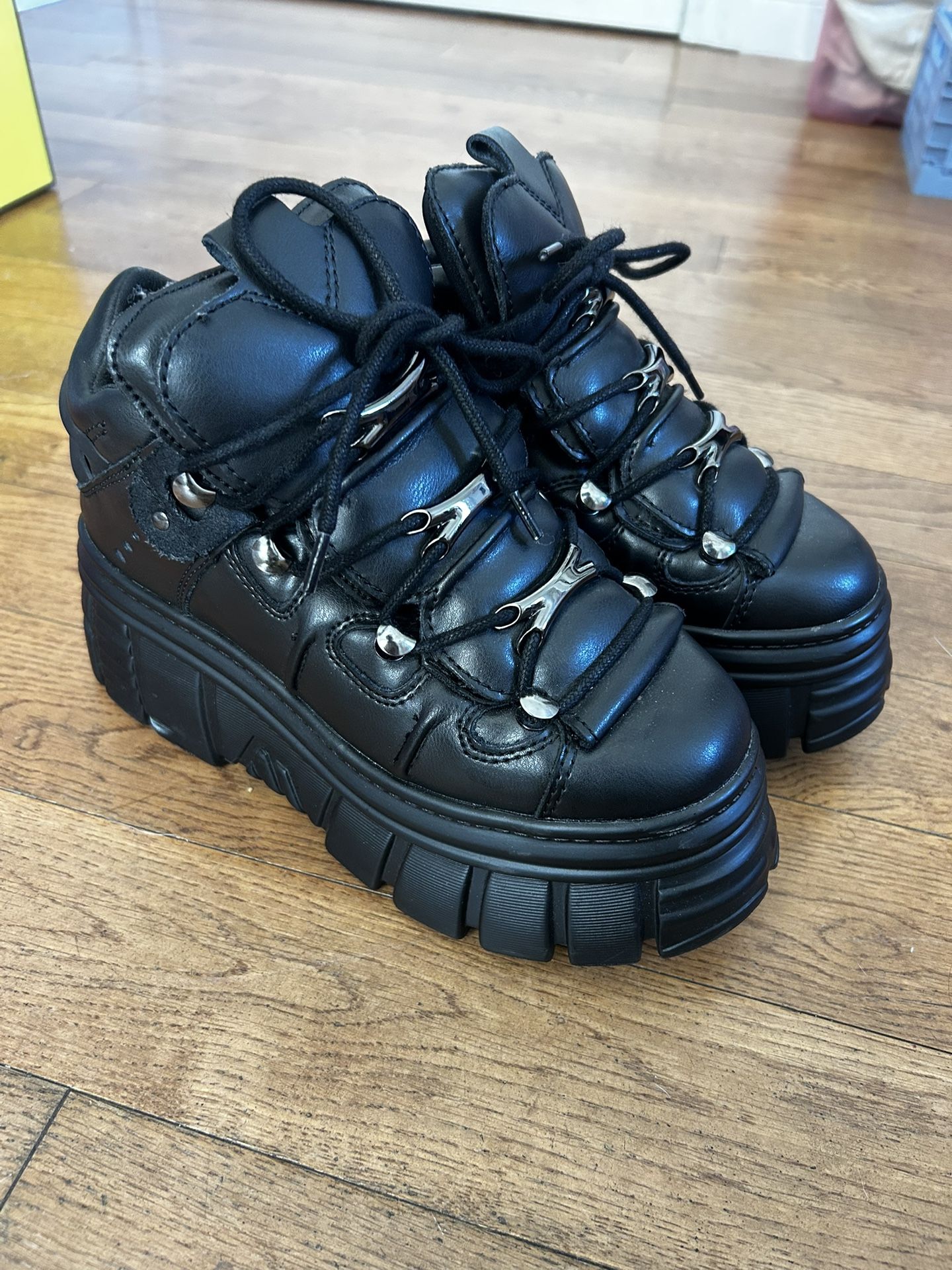 Steve madden leather shoes