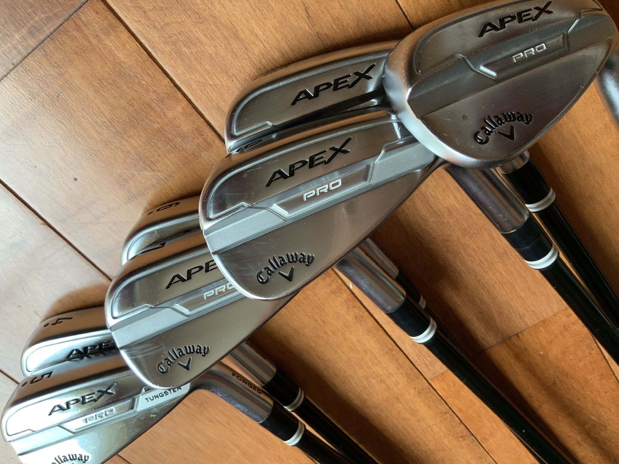 Callaway Apex Pro 21 Irons 4-P like New. Golf Pride Z-Grip ALIGN Cord Standard Grips S flex