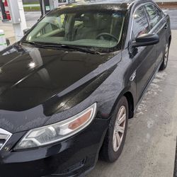 2010 Ford Taurus