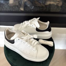 Alexander McQueen Oversized Sneaker 'White Black' 2024