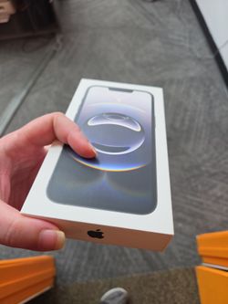 Apple iphone 16e Dayton Boost Mobile special!