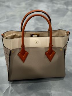 Louis Vuitton On My Side MM