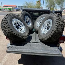17x9 Commando Lock Off-road Wheels And Tires 35/1250/17 BFG KO3