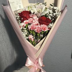bouquets for sale, pick up available asap !