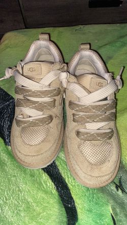 Almost brand new UGG shoes