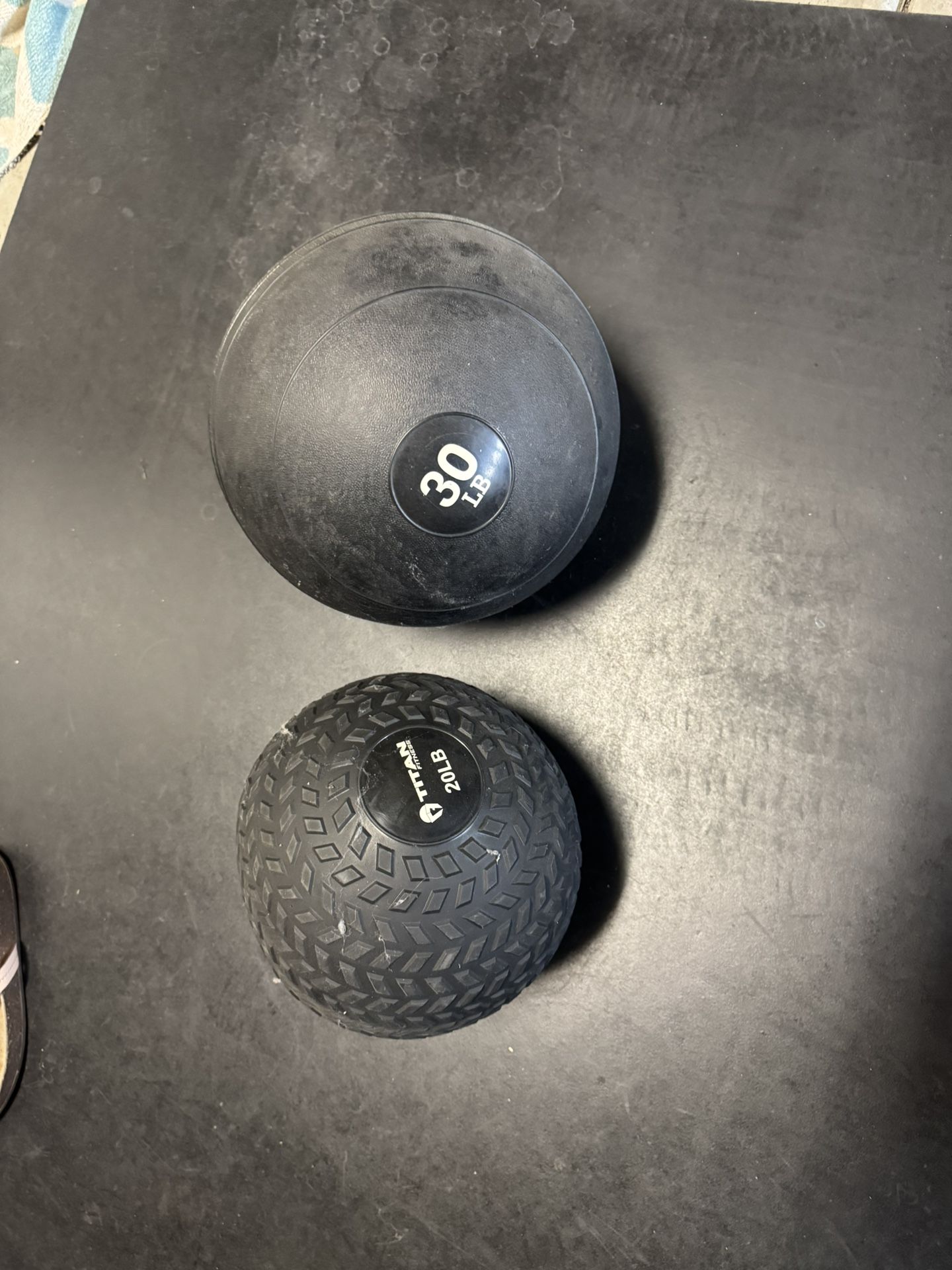 20 And 30 Lb Slam Ball Titan Fitness
