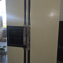 Refrigerator 