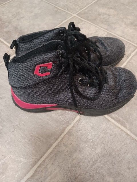 Boys' Basketball Shoes