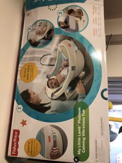 Platinum Baby tub with calming vibrations by Fisher Price