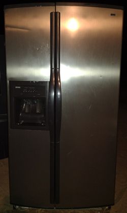 Kenmore Side By Side Refrigerator $287.00