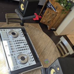 Pioneer DDJ-SX Dj Controller with Serato